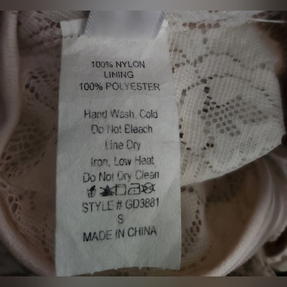 Juniors Small Guitii Lace Dress - Picture 7 of 7